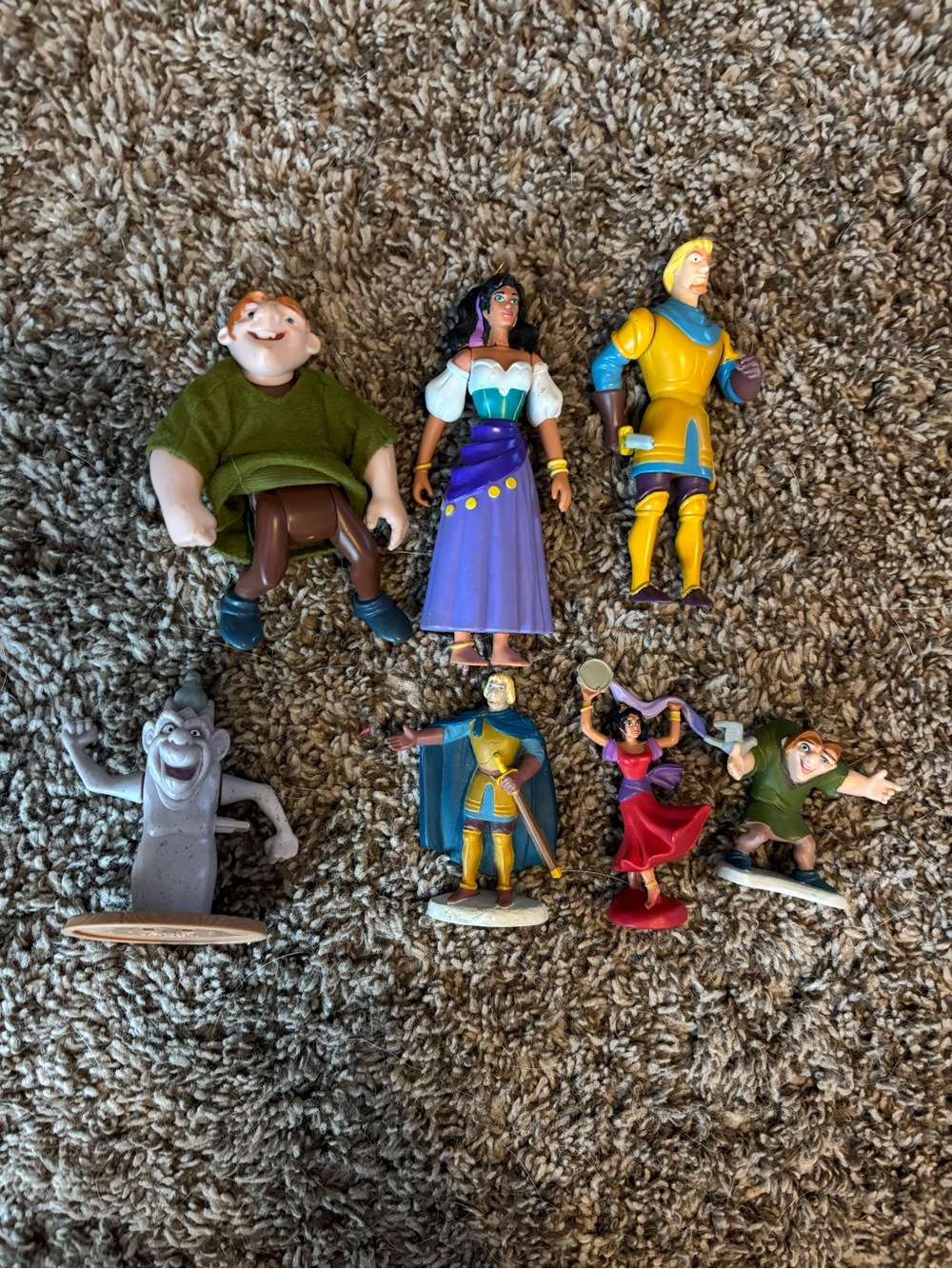 Vintage set of The hunchback of notre dame action figures -7